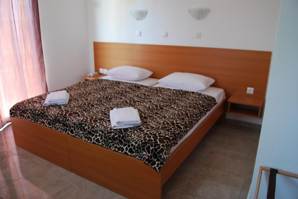 Hotel Ledras Gennadi Habitación foto
